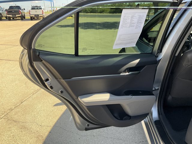 Used 2019 Toyota Camry XLE FWD image 12