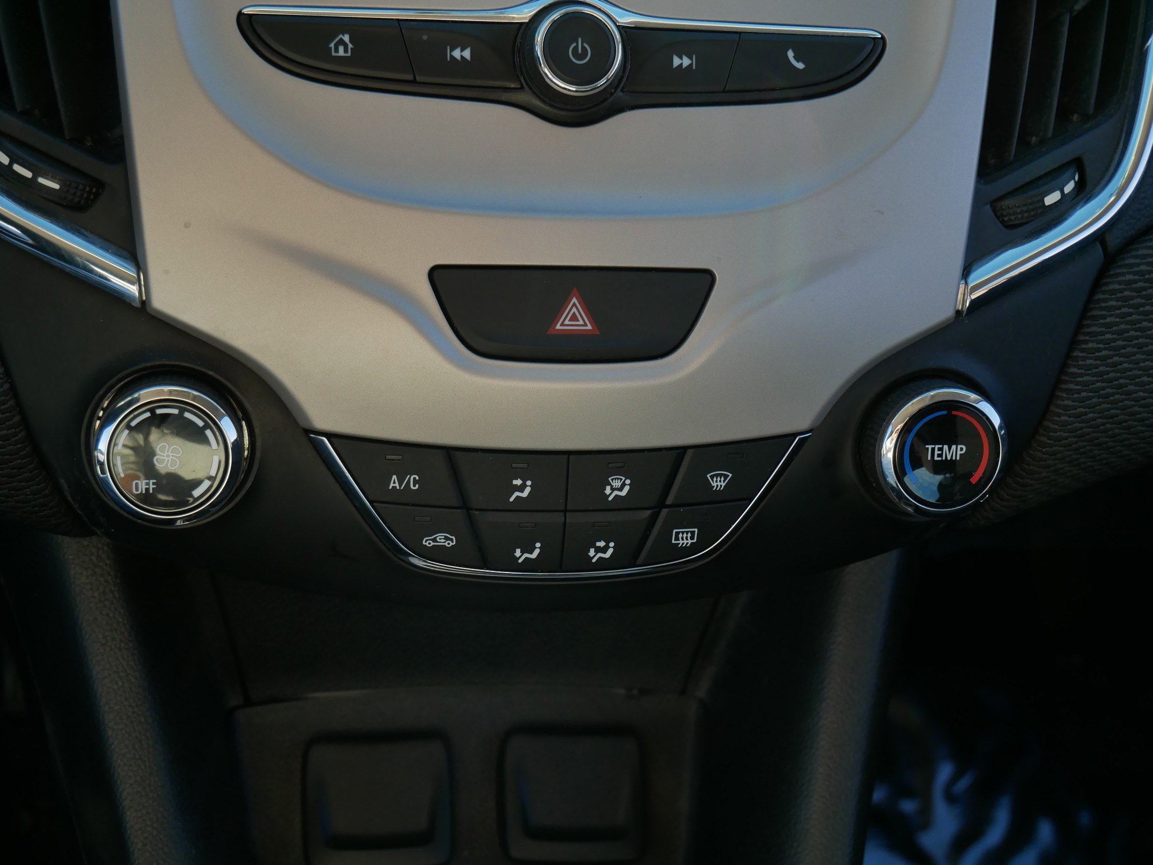 Used 2017 Chevrolet Cruze LS image 23