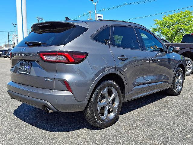 Certified 2023 Ford Escape ST-Line w/ Tech Pack #1 AWD/4WD image 3