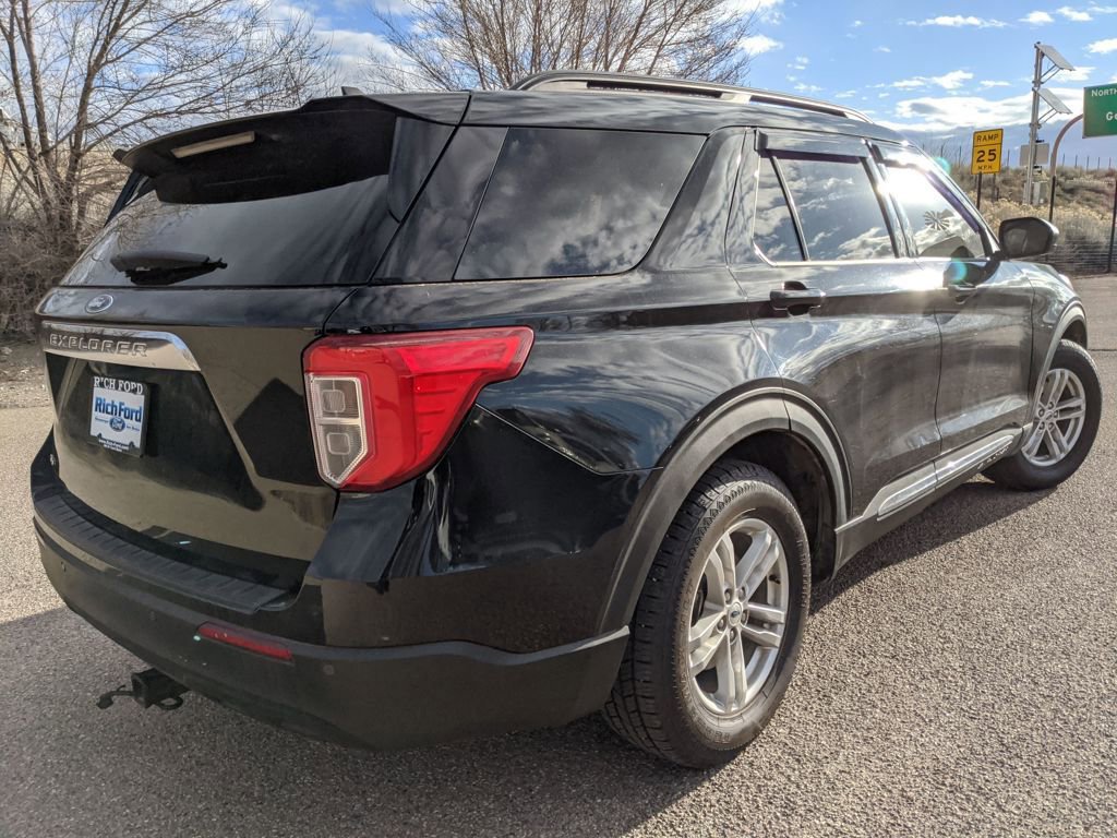Certified 2022 Ford Explorer XLT image 4