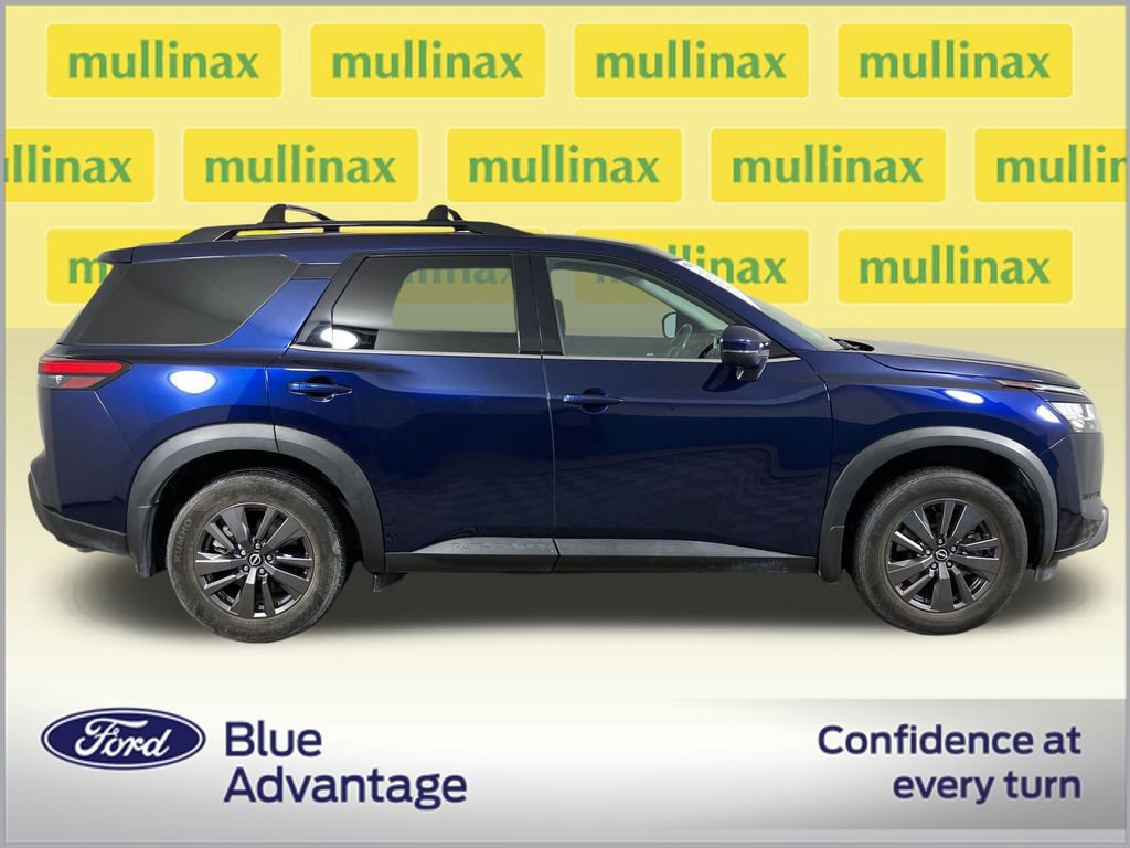 Used 2022 Nissan Pathfinder SV w/ SV Premium Package image 6