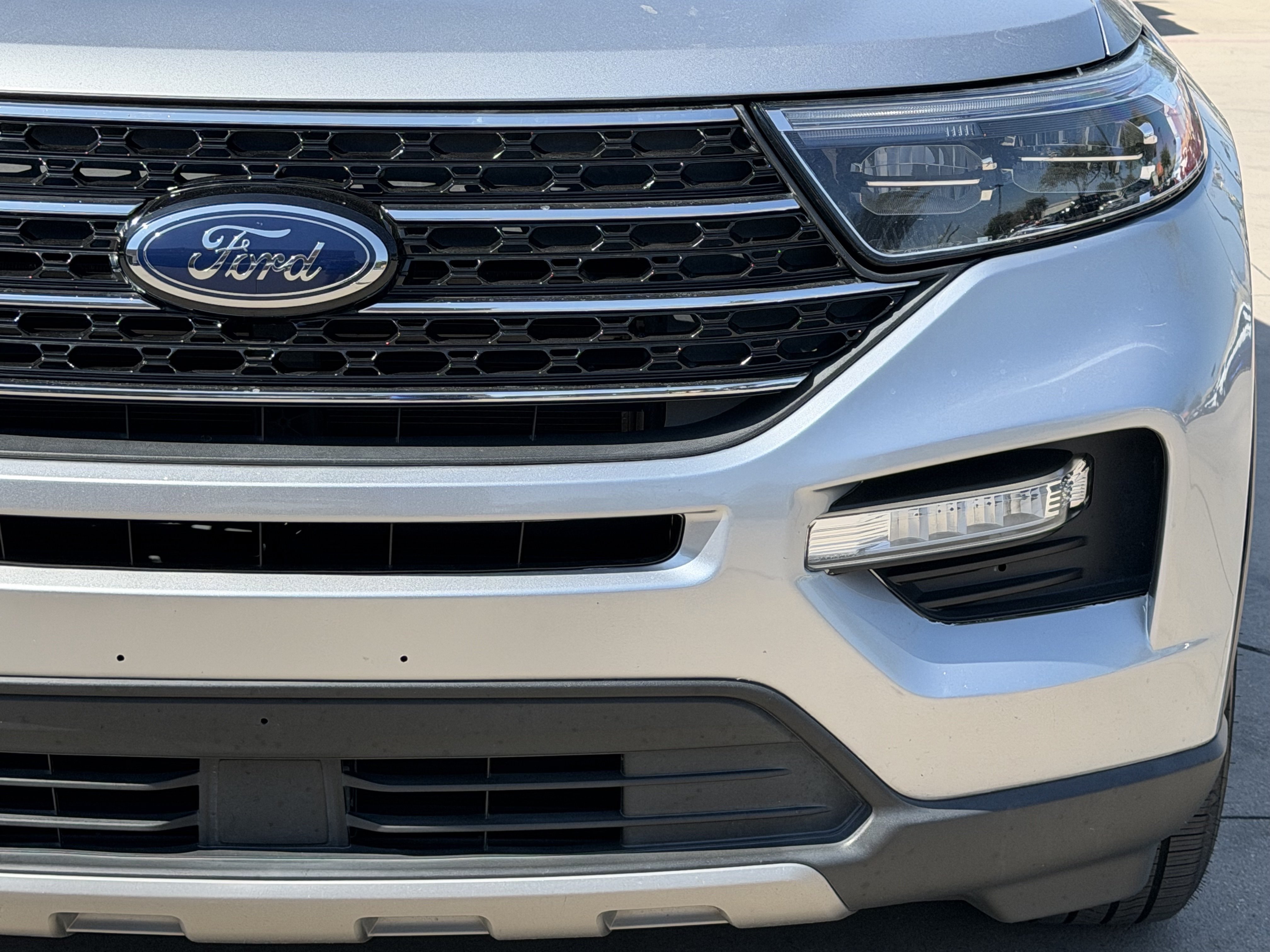 Certified 2021 Ford Explorer XLT w/ Equipment Group 202A RWD image 9