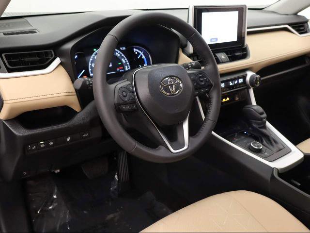 Used 2025 Toyota RAV4 XLE image 20