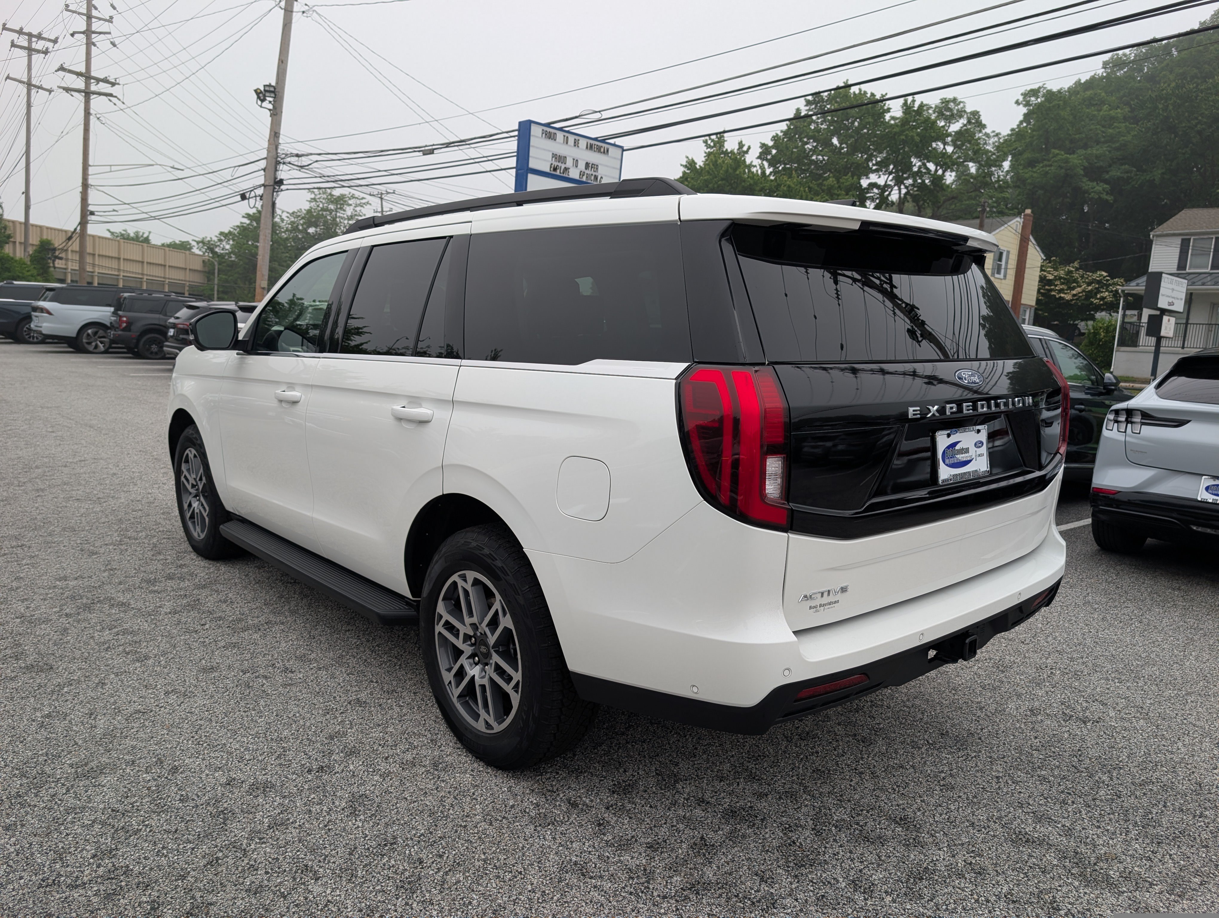Certified 2025 Ford Expedition Active AWD/4WD image 5