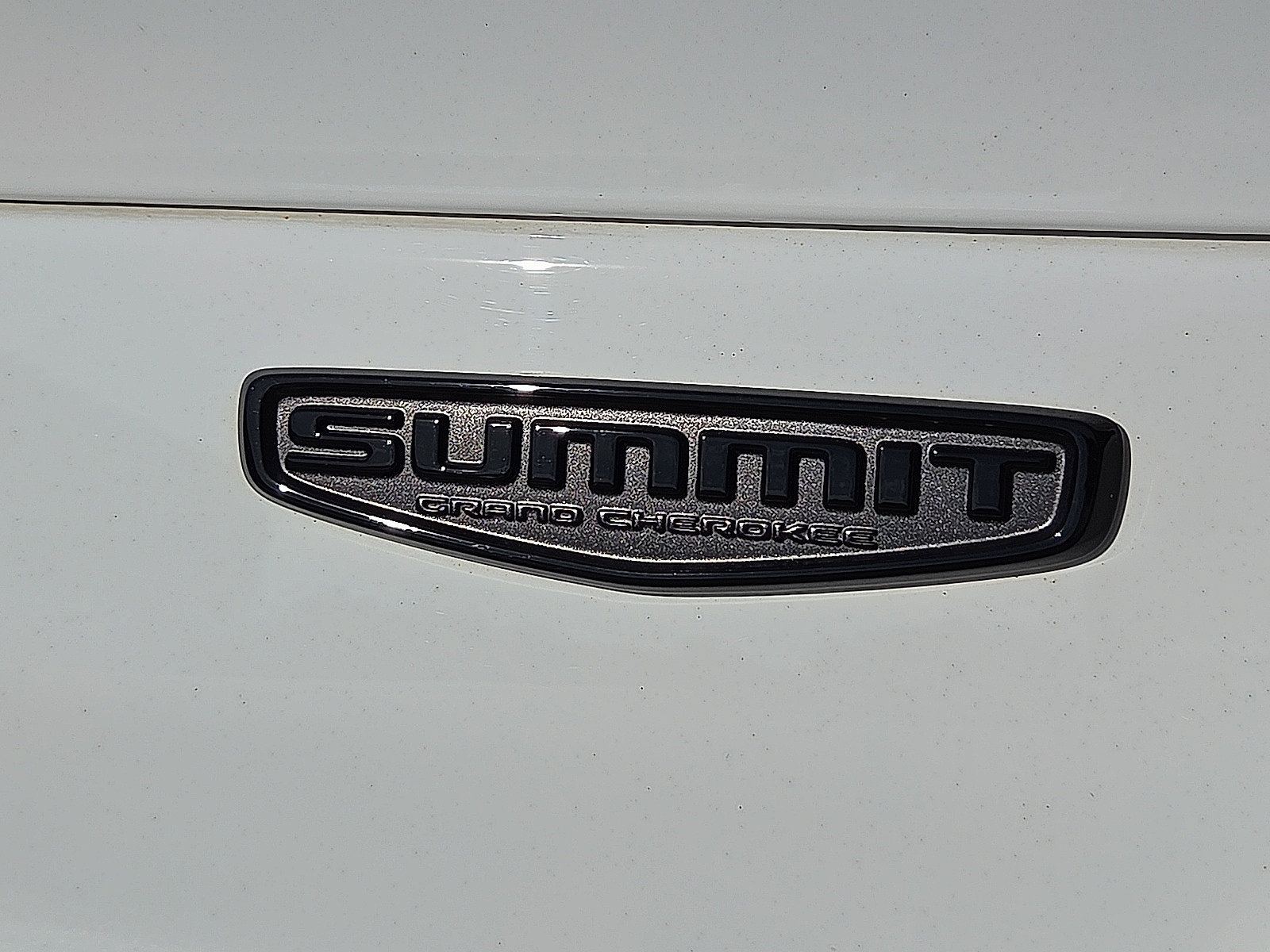 Used 2024 Jeep Grand Cherokee L Summit w/ Advanced Protech Group IV AWD/4WD image 9