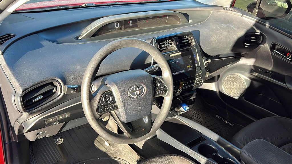 Used 2019 Toyota Prius LE image 12