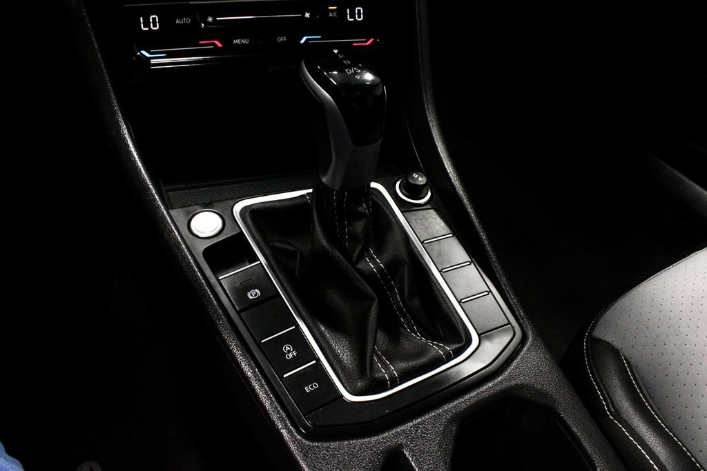 Used 2025 Volkswagen Jetta SE FWD image 30