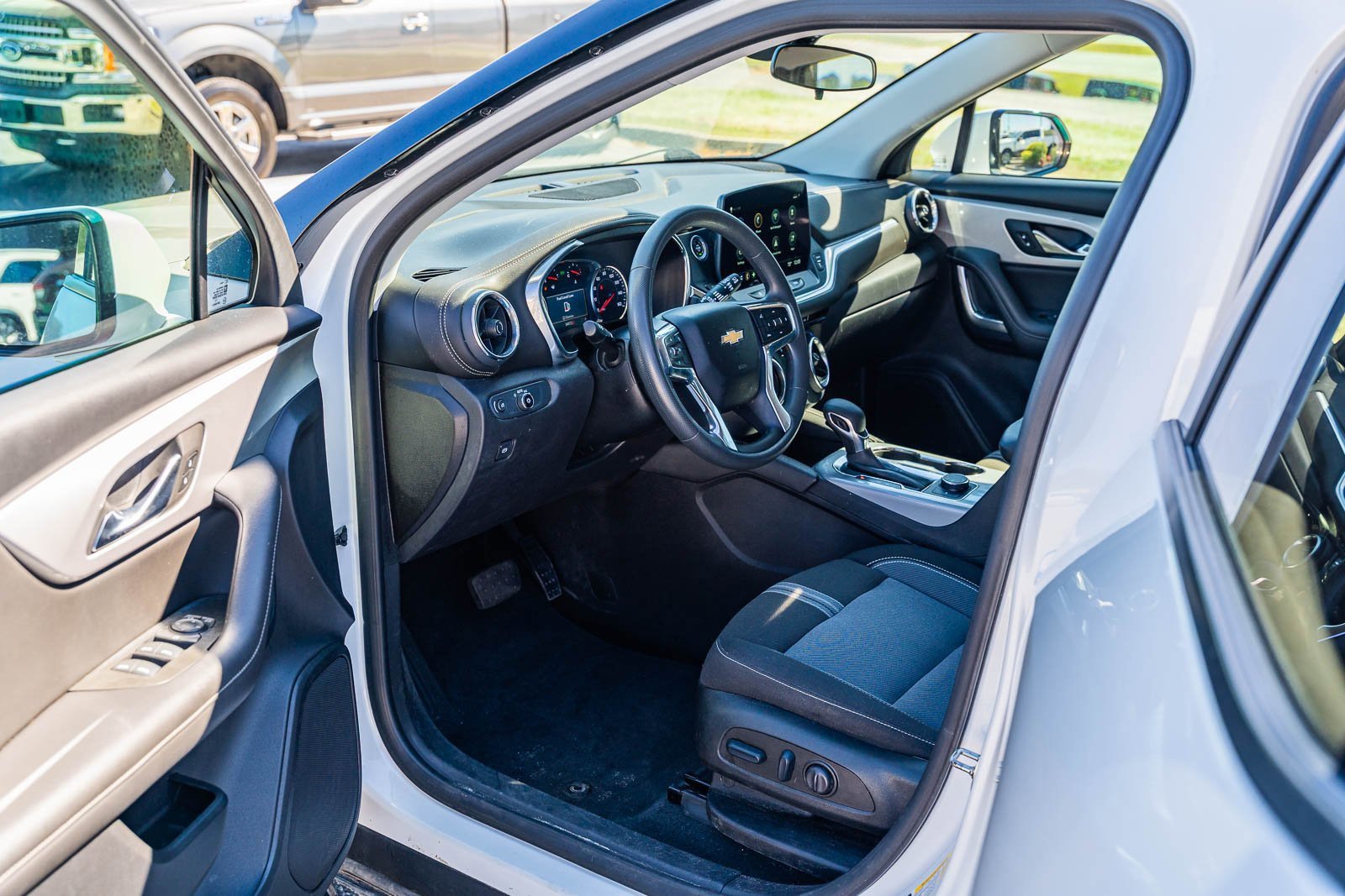 Used 2023 Chevrolet Blazer LT image 18