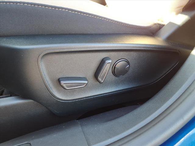 Certified 2022 Ford Escape SE w/ SE Sport Appearance Package image 5