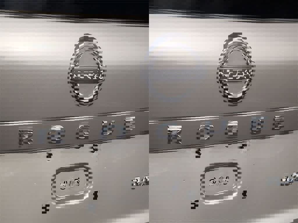 Used 2023 Nissan Rogue Platinum w/ Platinum Premium Package image 13