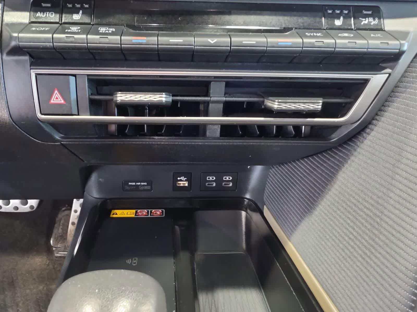 Used 2025 Toyota Camry XSE AWD/4WD image 23