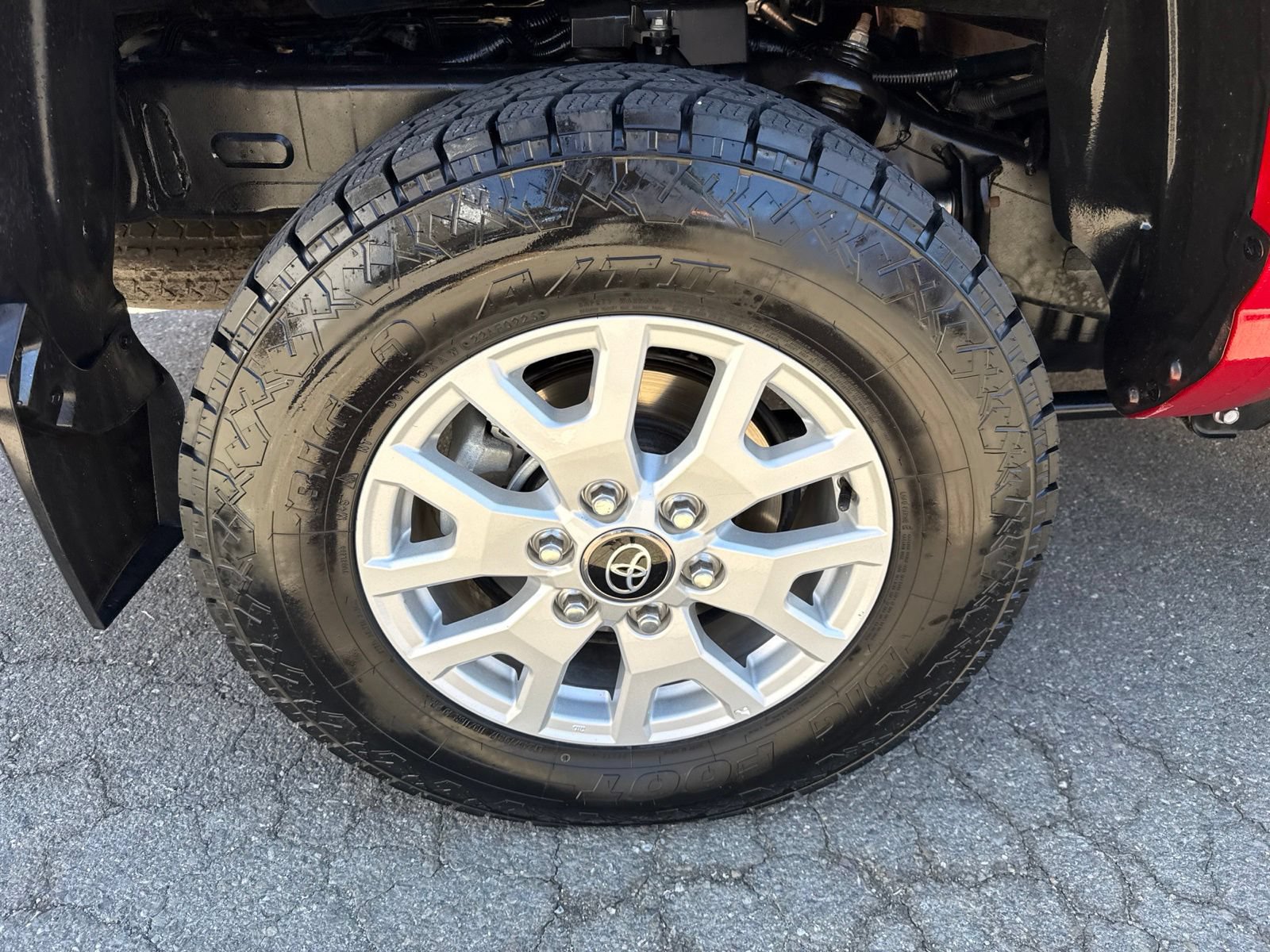 Used 2024 Toyota Tacoma SR5 AWD/4WD image 17