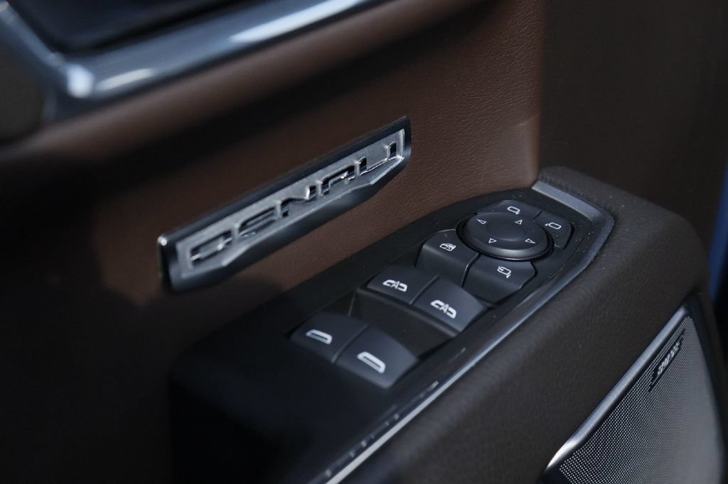 Used 2025 GMC Sierra 1500 Denali AWD/4WD image 14