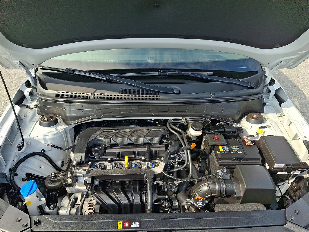 Used 2024 Hyundai Venue SEL FWD image 28
