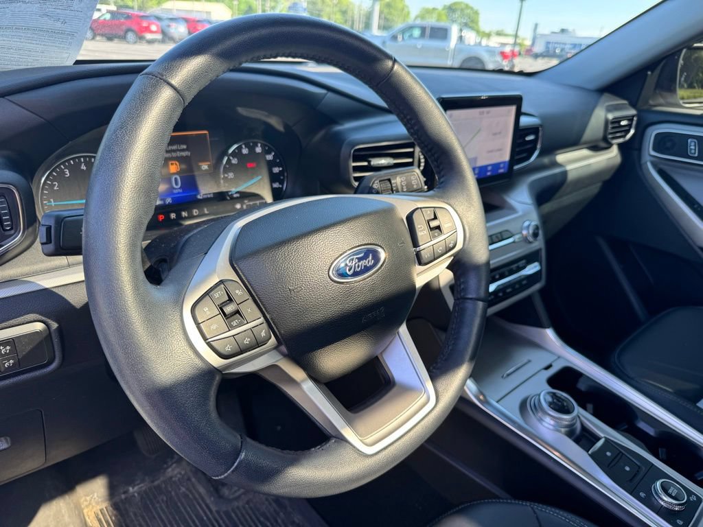 Certified 2023 Ford Explorer XLT w/ Equipment Group 202A AWD/4WD image 8