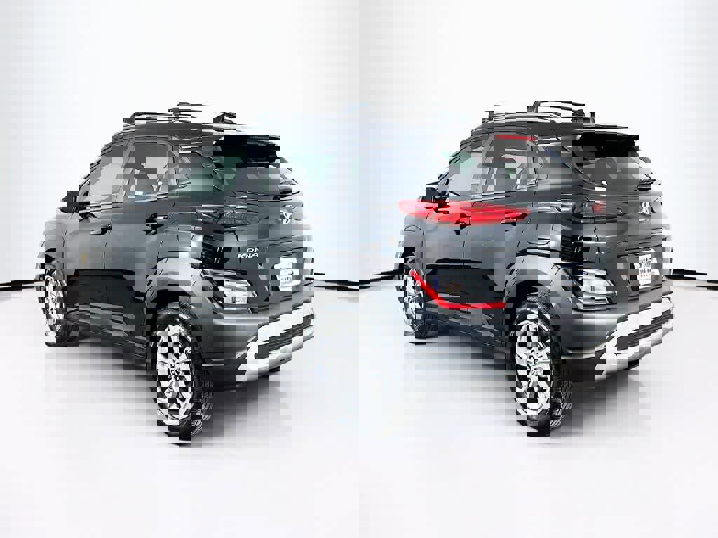 Used 2023 Hyundai Kona SEL image 4