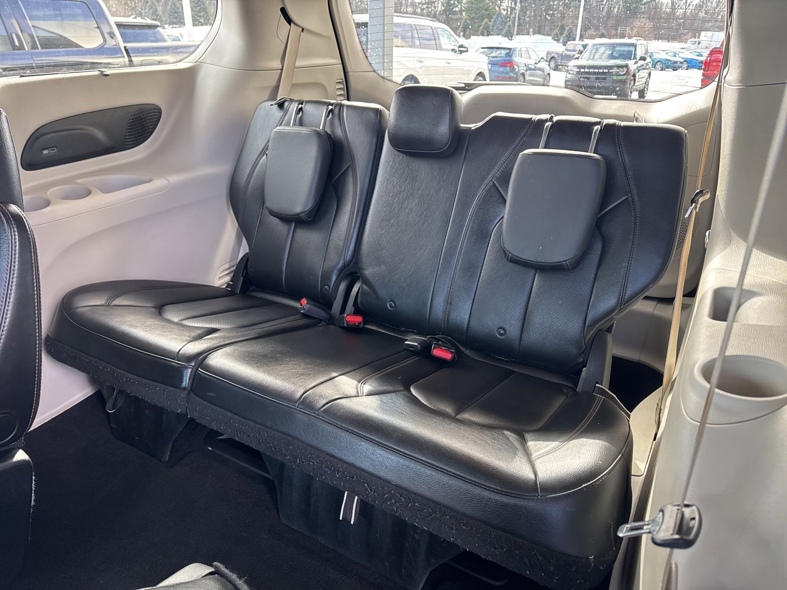 Used 2018 Chrysler Pacifica Touring-L Plus w/ Advanced Safetytec Group image 34