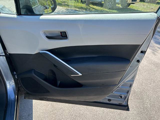 Used 2023 Toyota Corolla Cross LE image 32