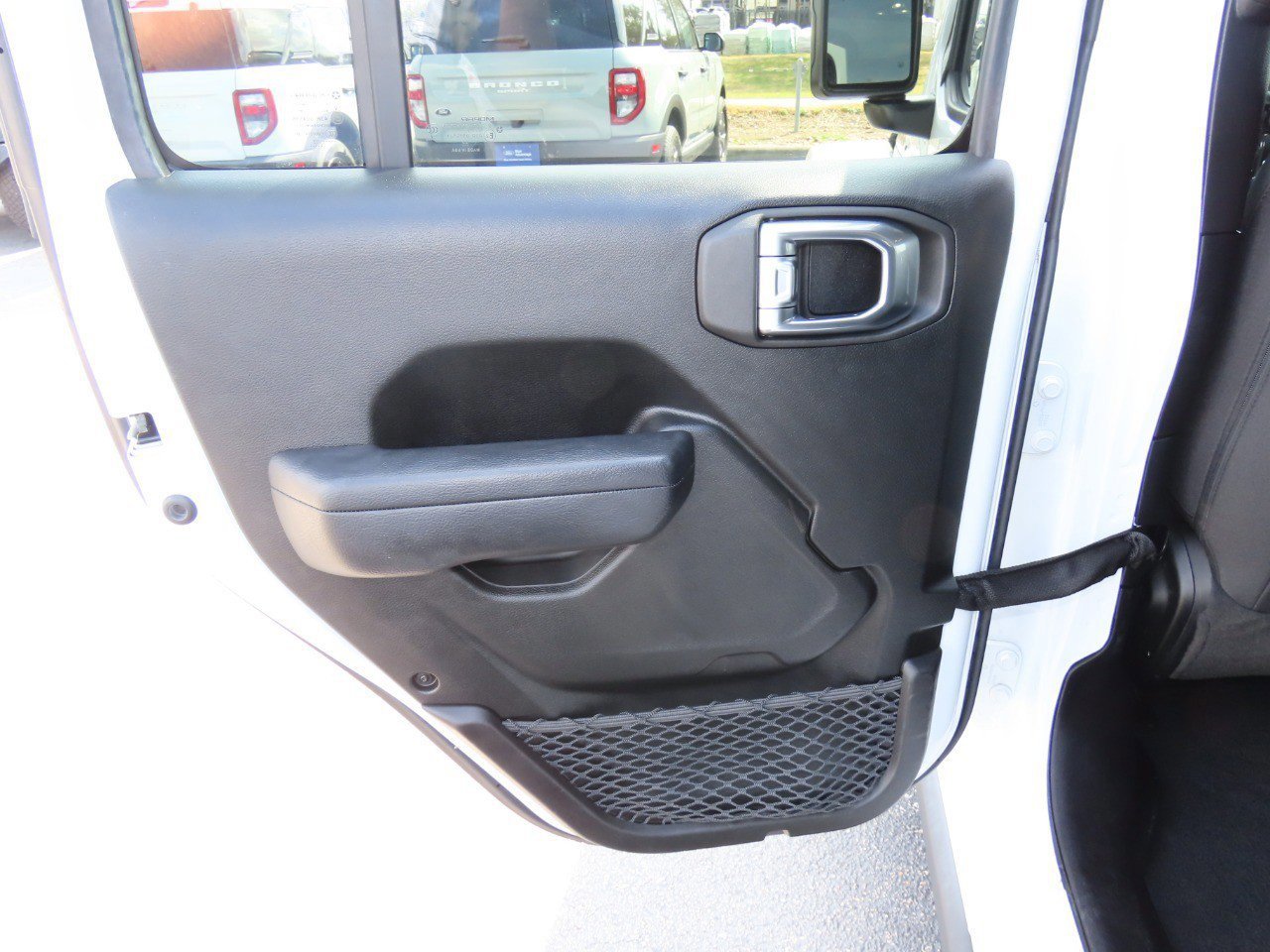 Used 2023 Jeep Wrangler Unlimited Rubicon w/ Steel Bumper Group image 20