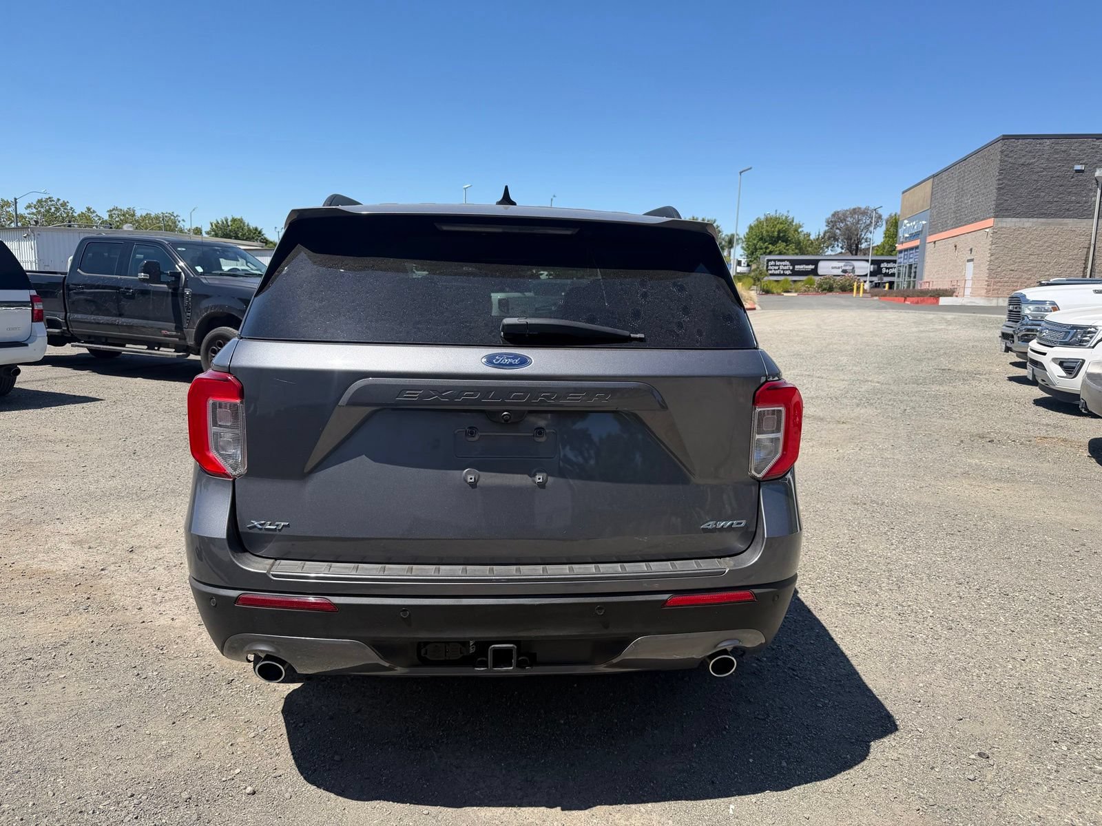 Certified 2021 Ford Explorer XLT w/ Equipment Group 202A AWD/4WD image 4