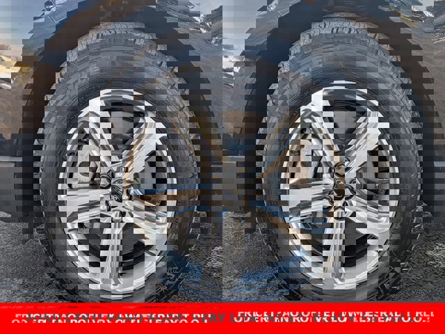 Certified 2024 Ford Edge SEL w/ Convenience Package image 9