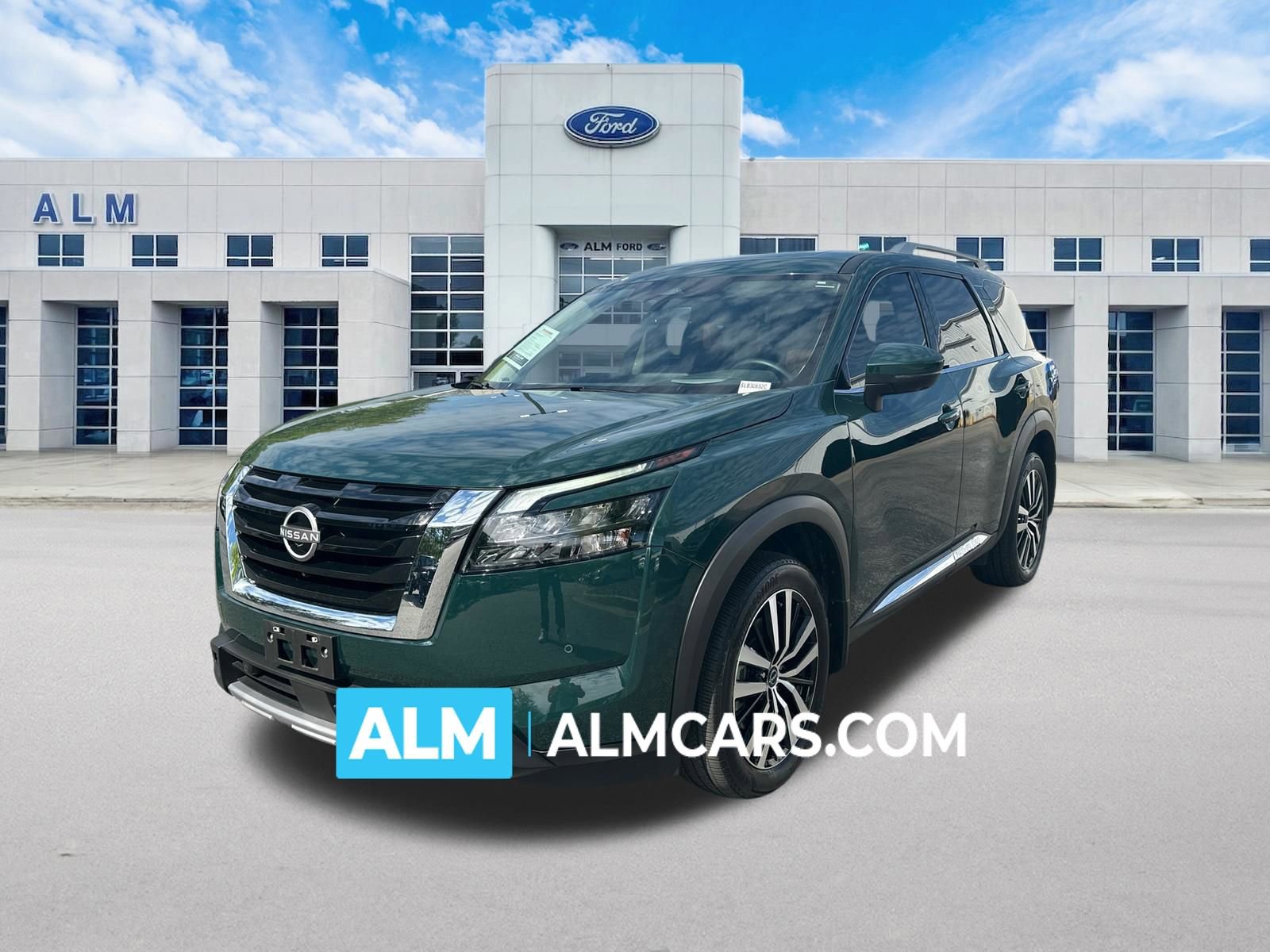 Used 2025 Nissan Pathfinder Platinum