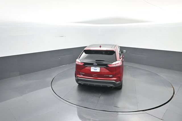Certified 2019 Ford Edge Titanium w/ Cold Weather Package AWD/4WD image 32