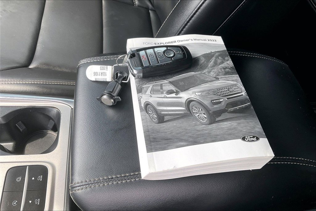 Certified 2023 Ford Explorer XLT w/ Equipment Group 202A RWD image 11