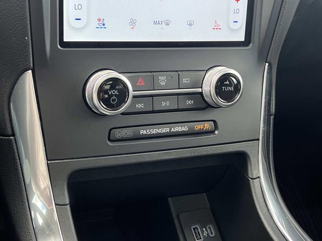 Certified 2024 Ford Edge Titanium w/ Equipment Group 301A AWD/4WD image 25