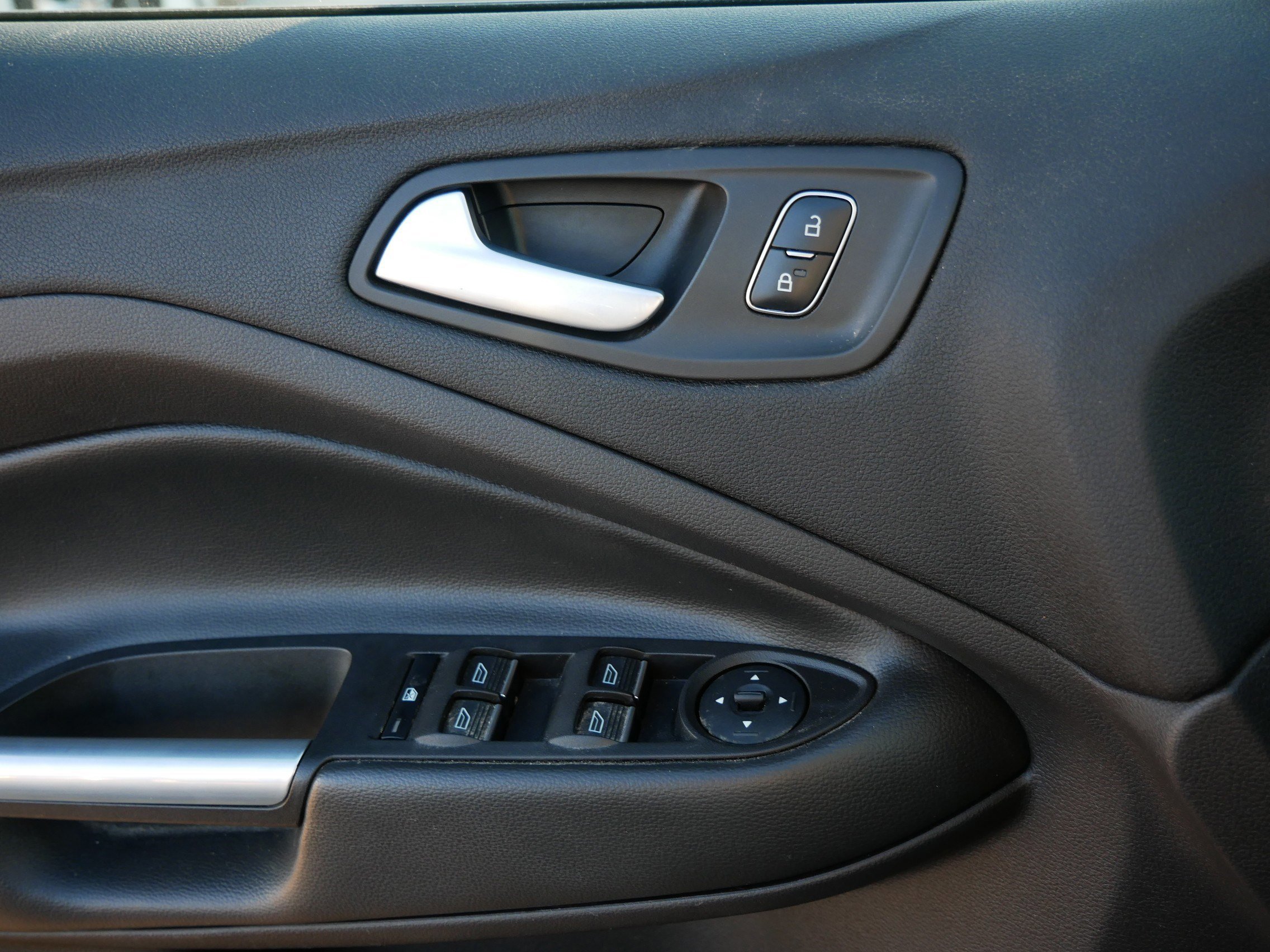 Certified 2017 Ford Escape SE w/ Equipment Group 201A image 27