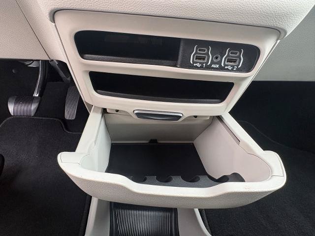 Used 2023 Chrysler Voyager LX FWD image 24