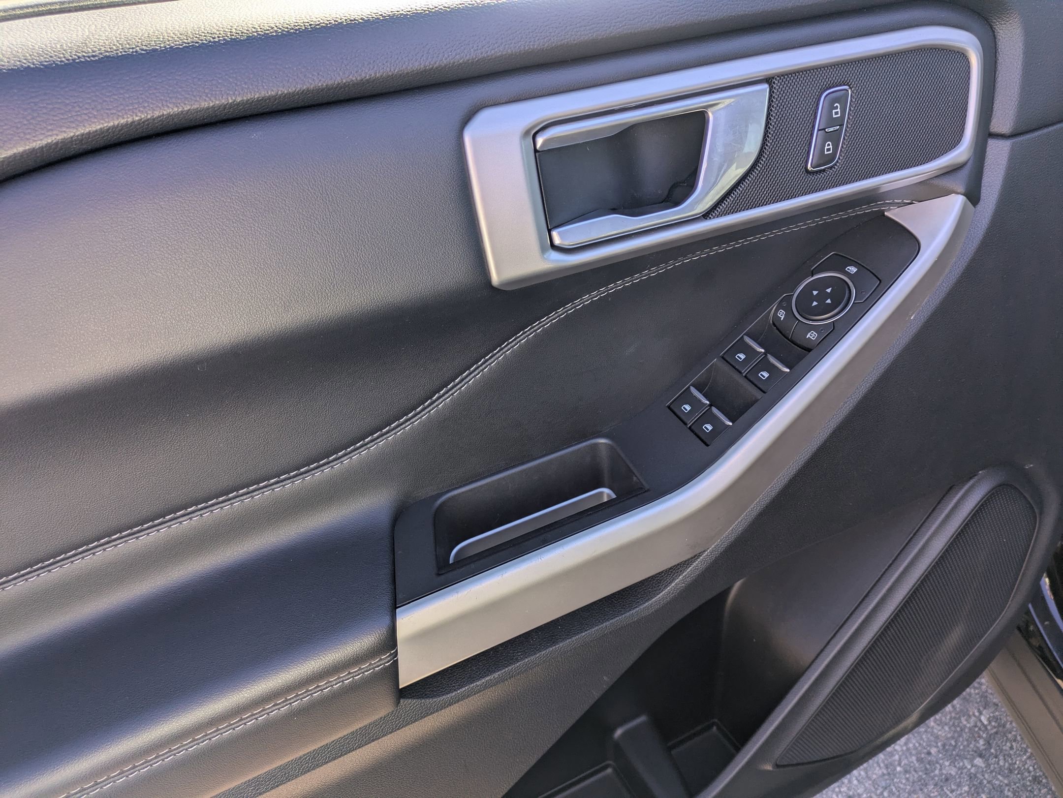 Certified 2023 Ford Explorer XLT w/ Equipment Group 202A image 13