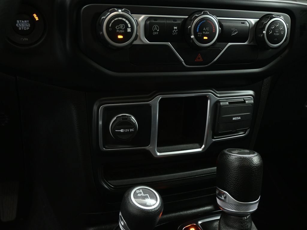 Used 2021 Jeep Wrangler Unlimited Sport AWD/4WD image 17
