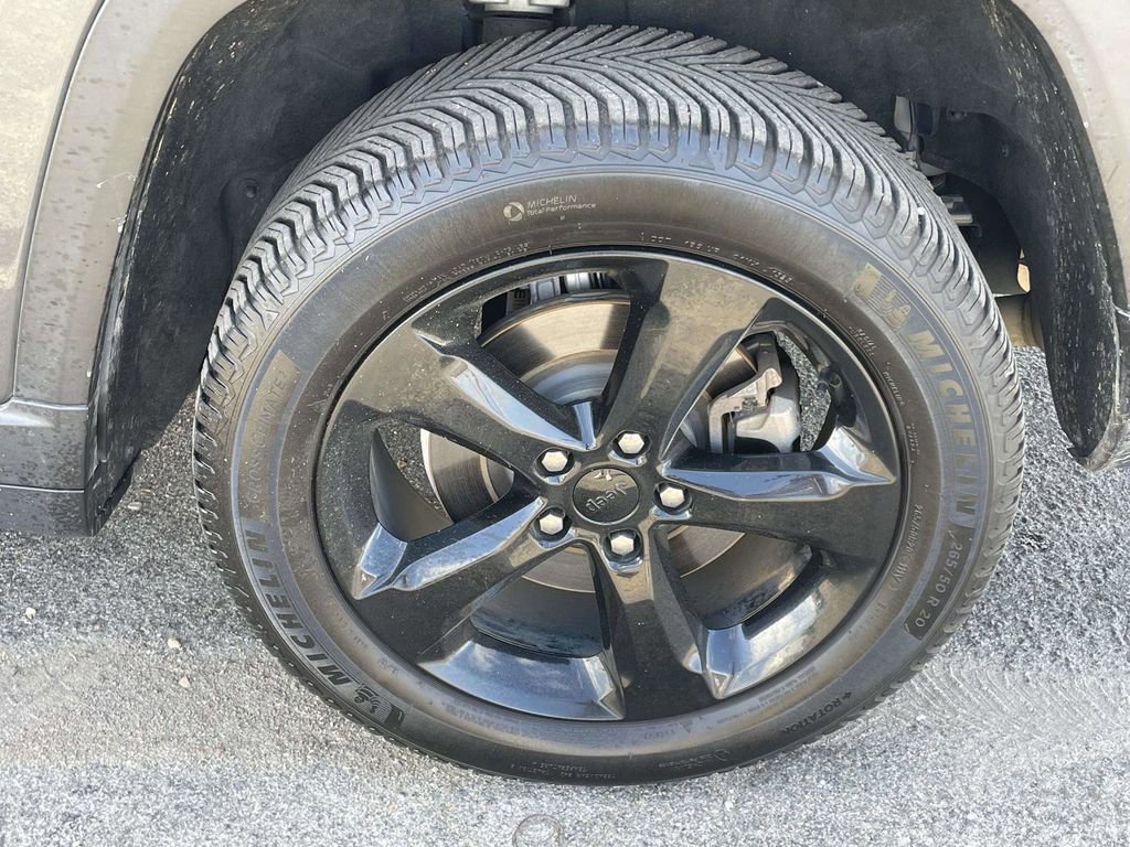 Used 2021 Jeep Grand Cherokee L Laredo image 9