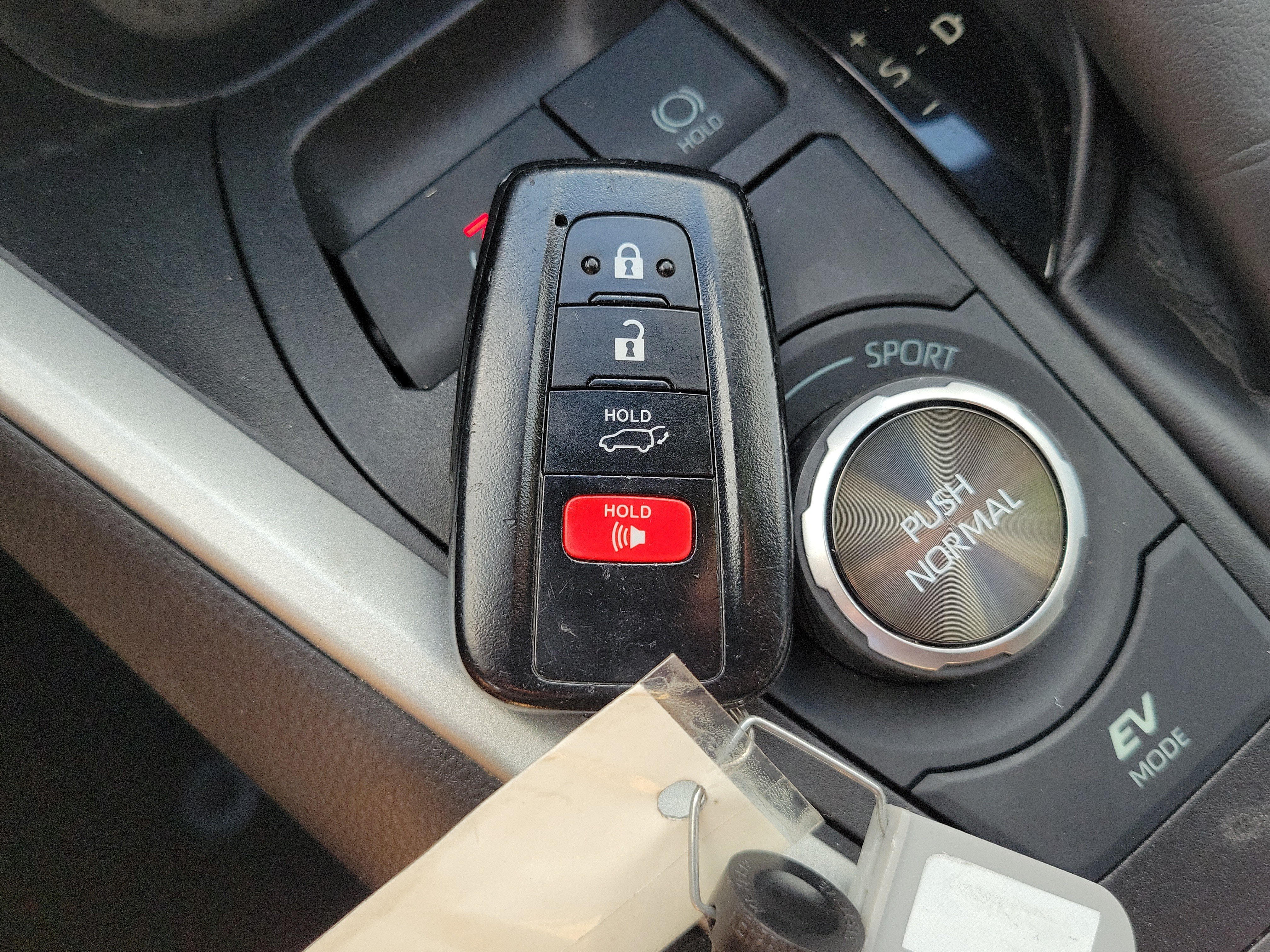 Used 2024 Toyota RAV4 XSE AWD/4WD image 30