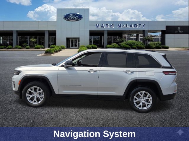 Used 2023 Jeep Grand Cherokee Limited RWD image 2