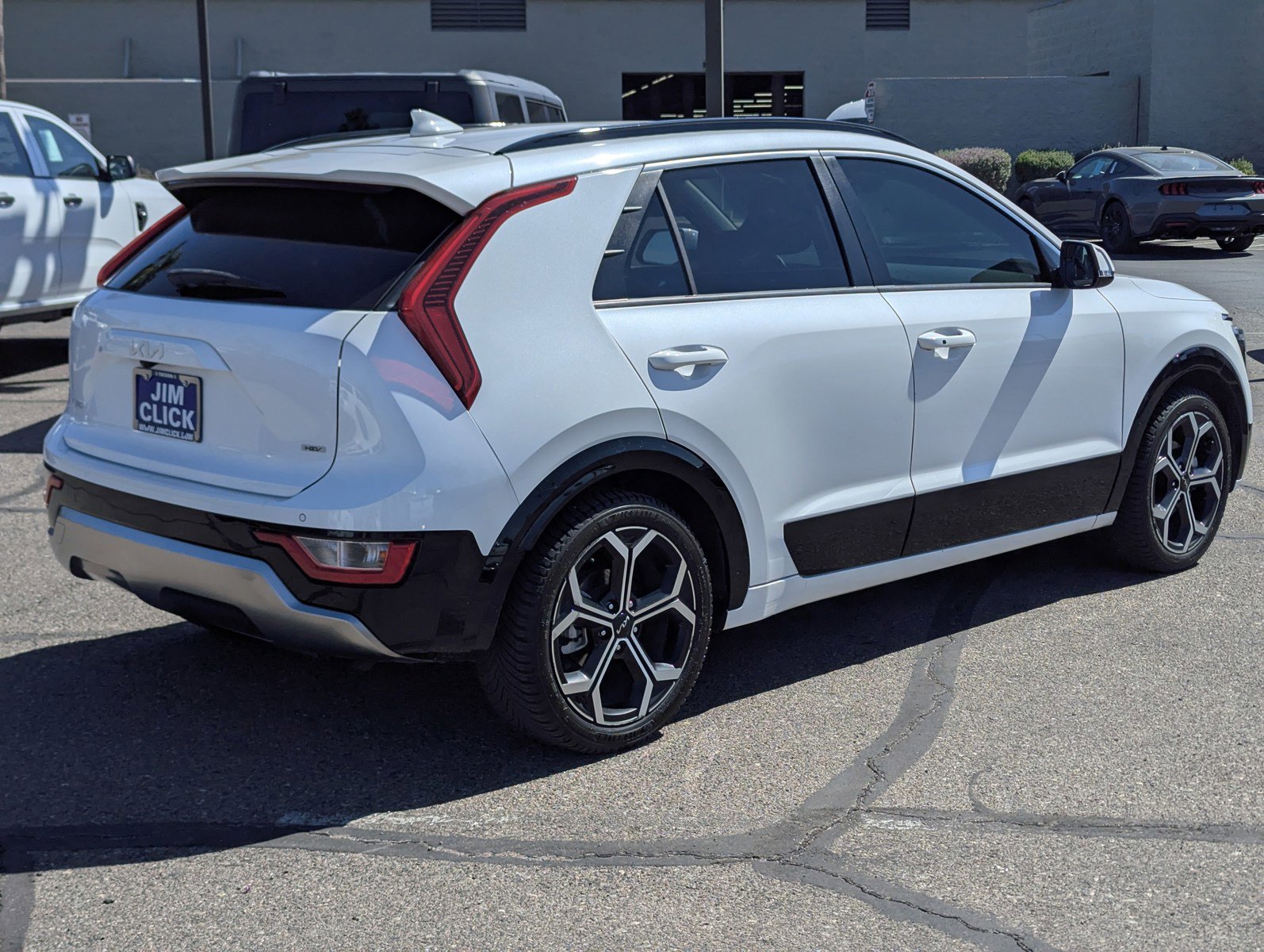 Used 2023 Kia Niro EX Touring FWD image 2