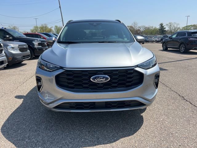 Certified 2023 Ford Escape ST-Line Elite w/ Premium Technology Package AWD/4WD image 2