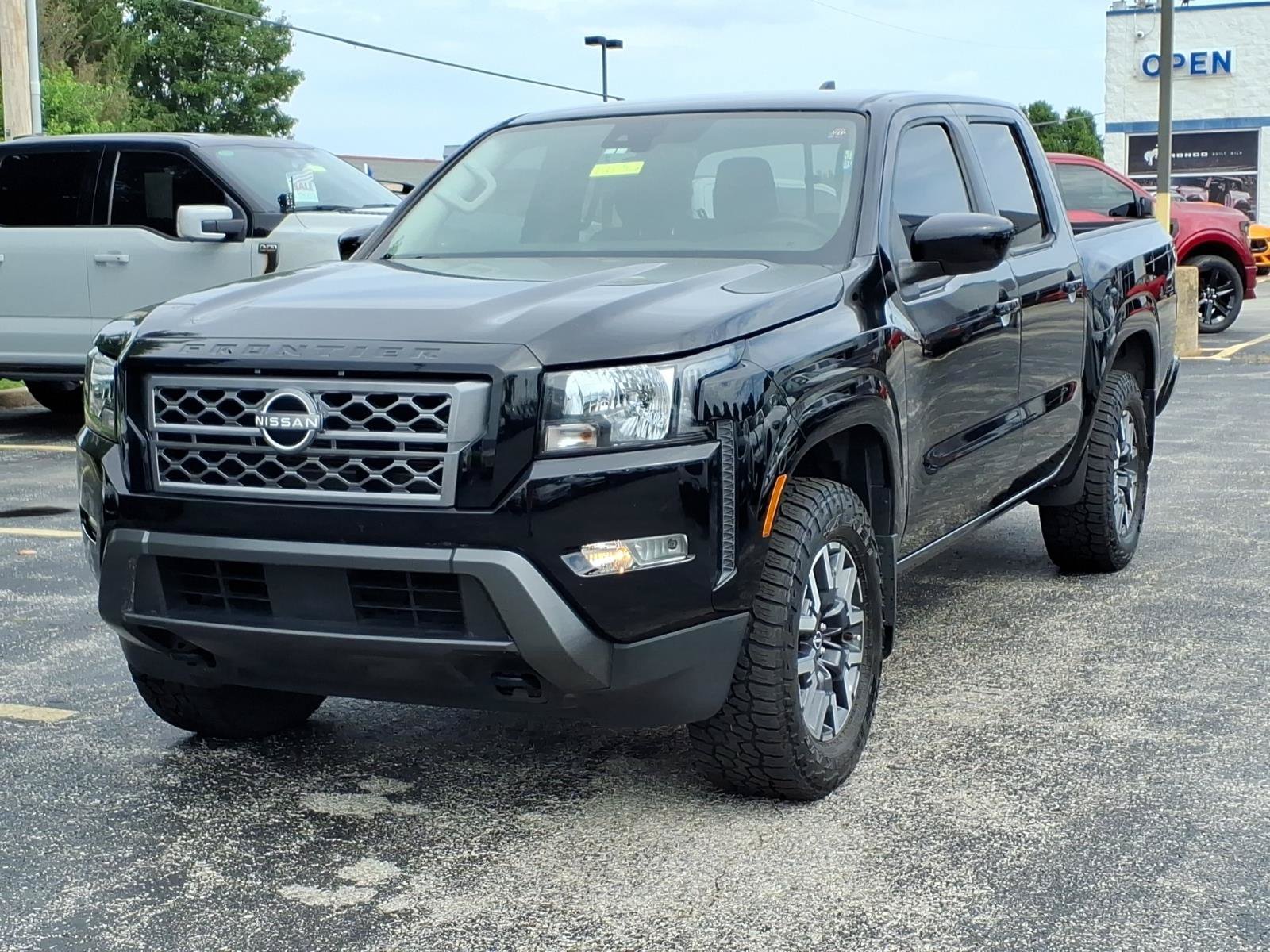 Used 2022 Nissan Frontier SV AWD/4WD image 3
