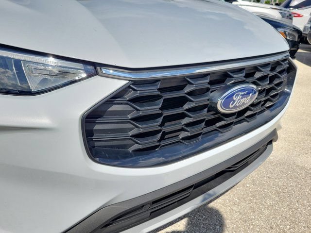 Certified 2025 Ford Escape ST-Line w/ Equipment Group 301A FWD image 14