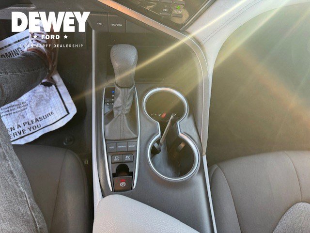 Used 2022 Toyota Camry LE image 19