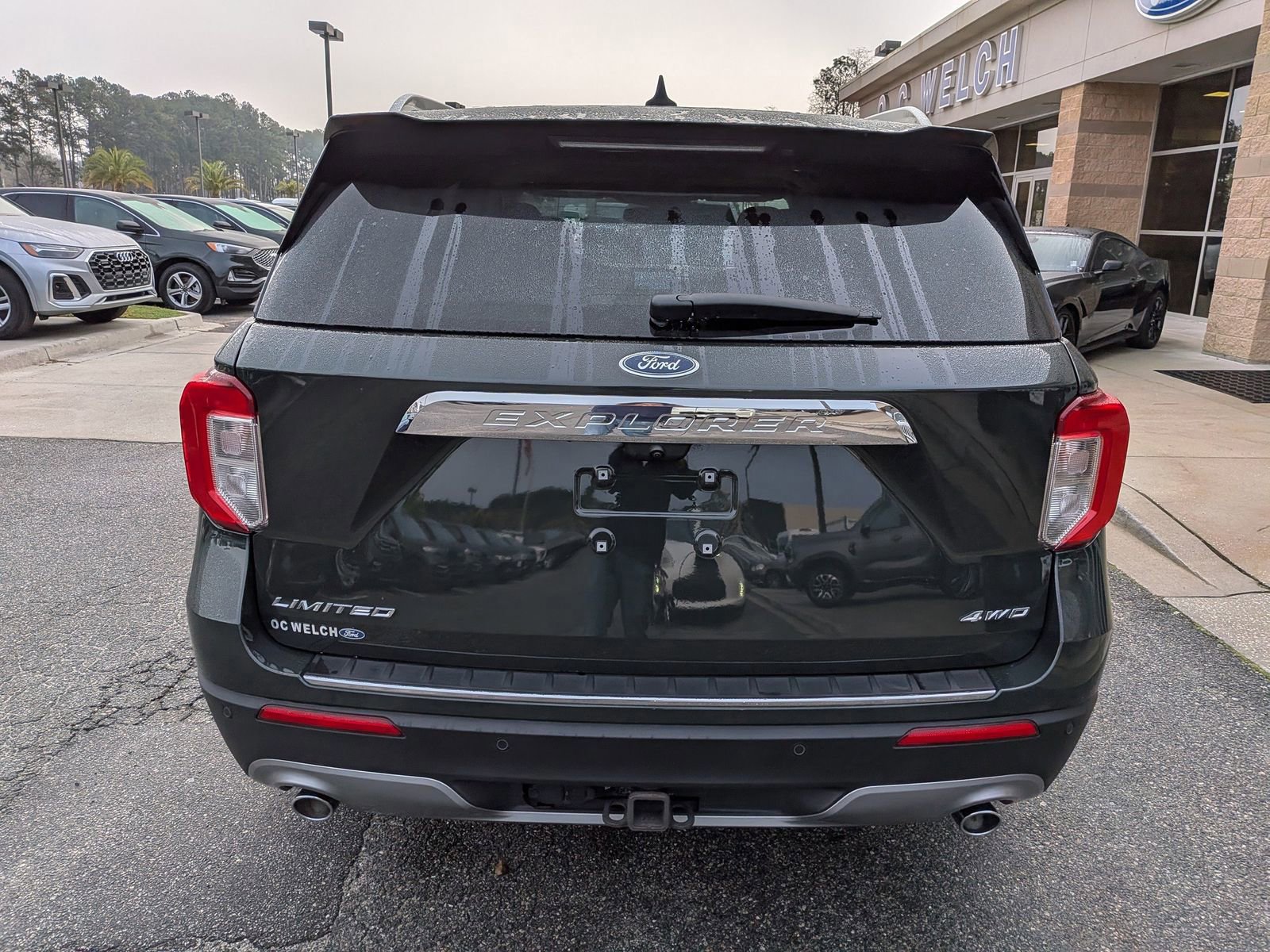 Certified 2023 Ford Explorer Limited w/ Equipment Group 301A image 4