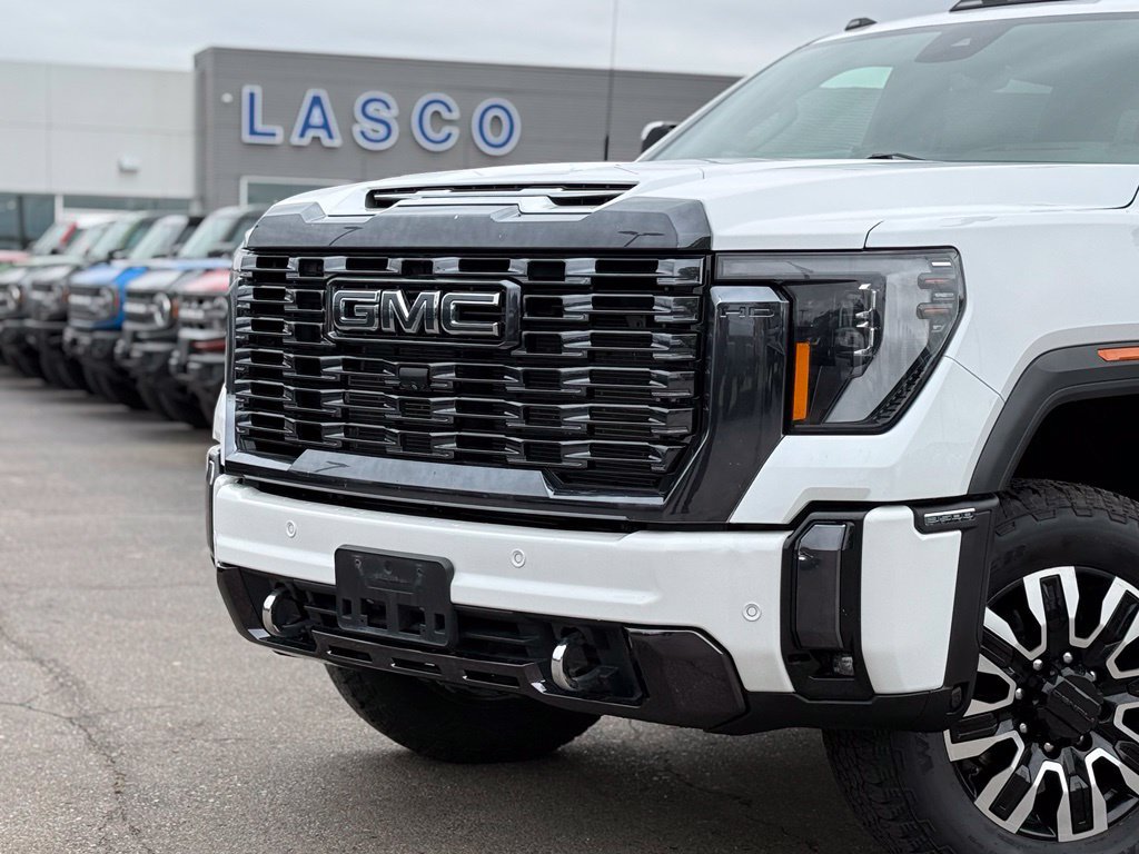 Used 2024 GMC Sierra 3500 Denali Ultimate w/ LPO, GMC Protection Package AWD/4WD image 33