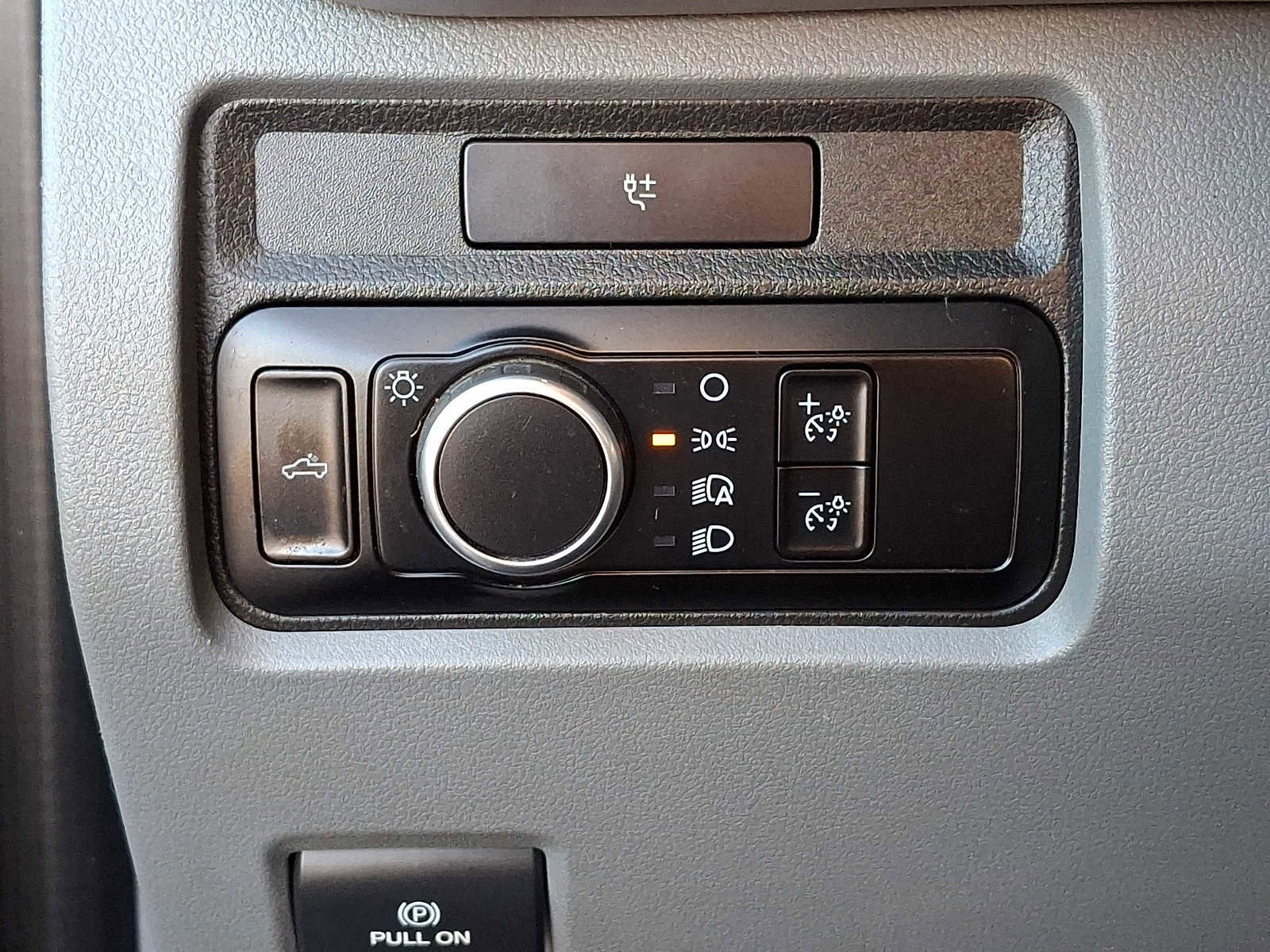 Certified 2023 Ford F250 XL w/ Snow Plow Prep Package image 26