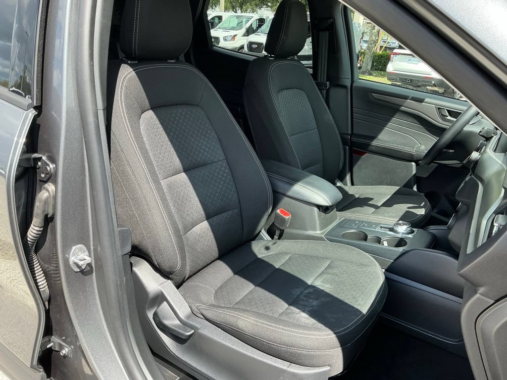 Certified 2025 Ford Escape Active FWD image 20