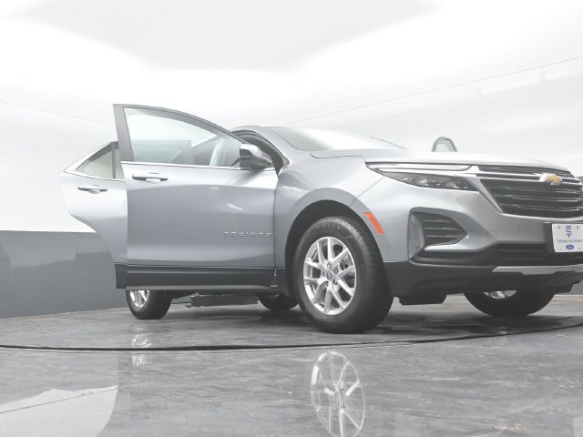 Used 2024 Chevrolet Equinox LT AWD/4WD image 29