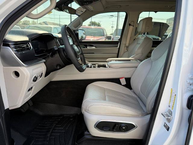 Used 2023 Jeep Wagoneer Series II w/ Convenience Group I AWD/4WD image 14