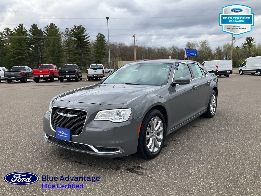 Used 2017 Chrysler 300 Limited AWD/4WD image 24