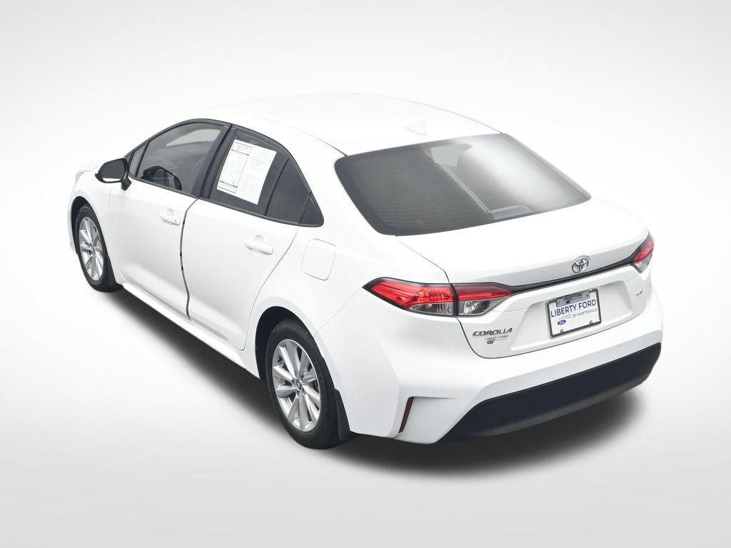 Used 2025 Toyota Corolla LE w/ LE Premium Package FWD image 29