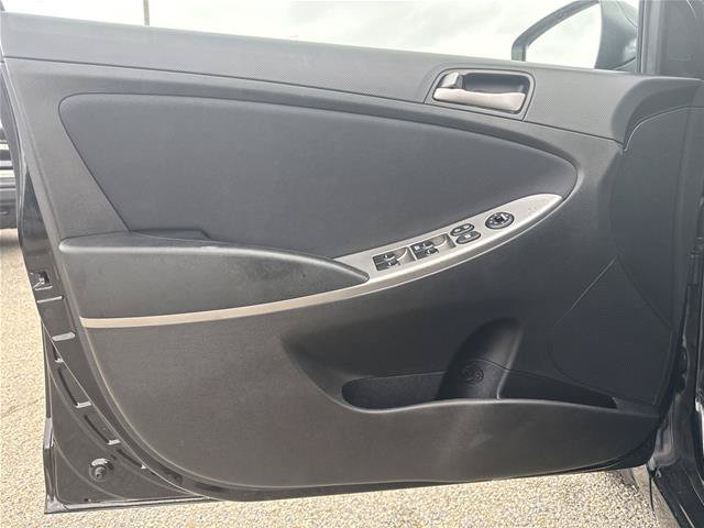 Used 2017 Hyundai Accent SE FWD image 21